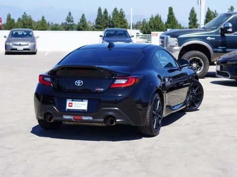 Used 2024 Toyota GR86 Premium RWD image 6