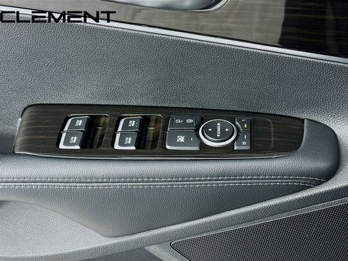 Used 2020 Kia Sorento LX FWD image 24
