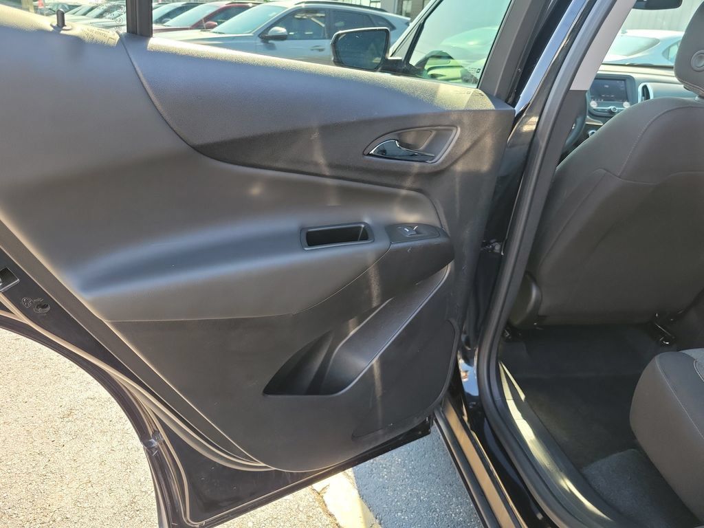 Used 2024 Chevrolet Equinox LT FWD image 18
