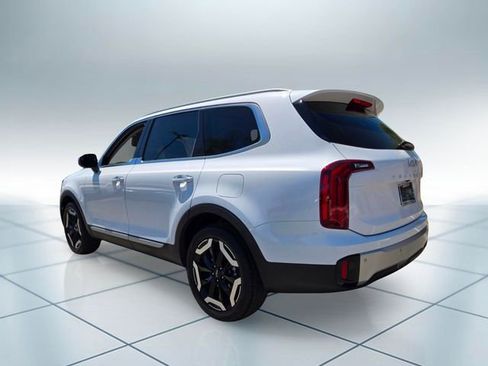 Used 2024 Kia Telluride S FWD image 8