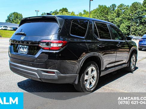 Used 2024 Honda Pilot LX image 5