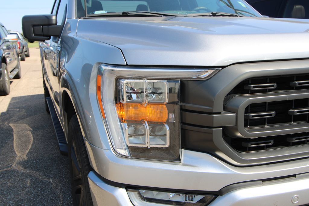 Used 2022 Ford F150 XLT w/ Equipment Group 302A High AWD/4WD image 11