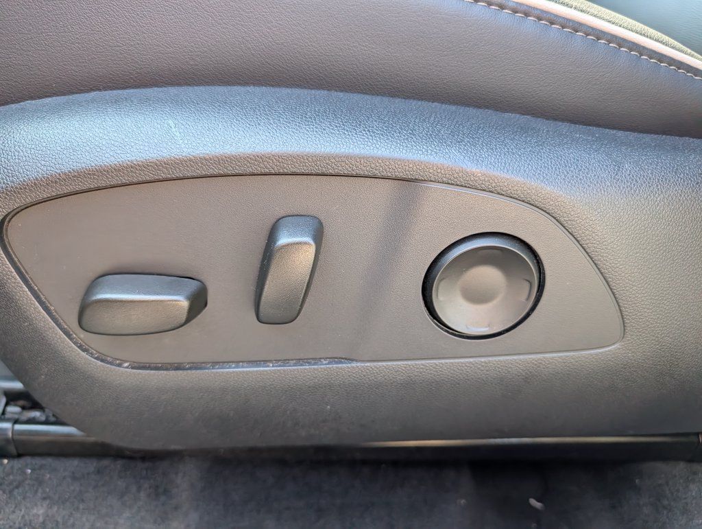 Used 2026 Buick Enclave Preferred w/ Power Package FWD image 23
