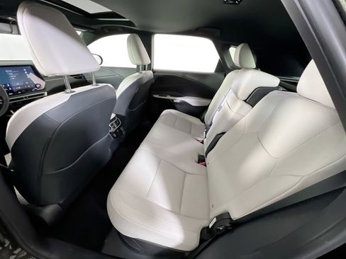 Used 2025 Lexus RX 350h w/ Accessory Package image 25