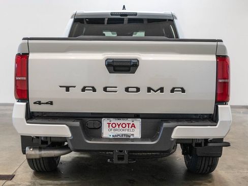 Certified 2026 Toyota Tacoma TRD Sport AWD/4WD image 8