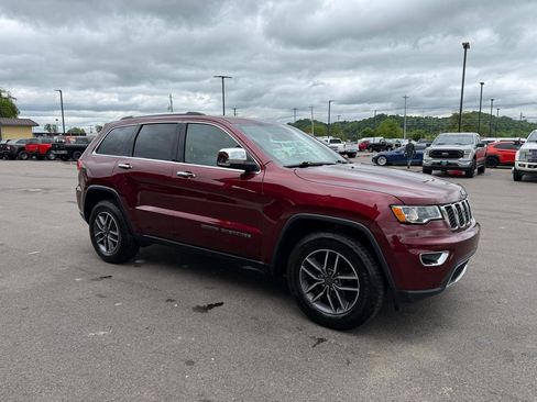 Used 2019 Jeep Grand Cherokee Limited AWD/4WD image 3