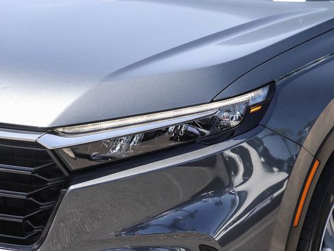 Certified 2025 Honda CR-V EX image 4