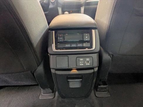 Used 2025 Subaru Ascent Premium AWD/4WD image 18