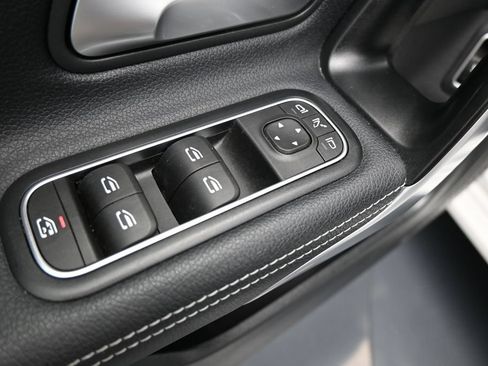 Used 2025 Mercedes-Benz CLA 250 image 12