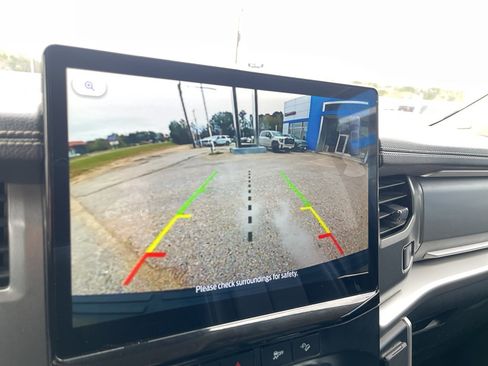 Used 2024 Ford Expedition XLT image 19