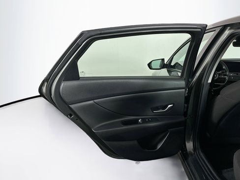 Used 2024 Hyundai Elantra SEL image 26