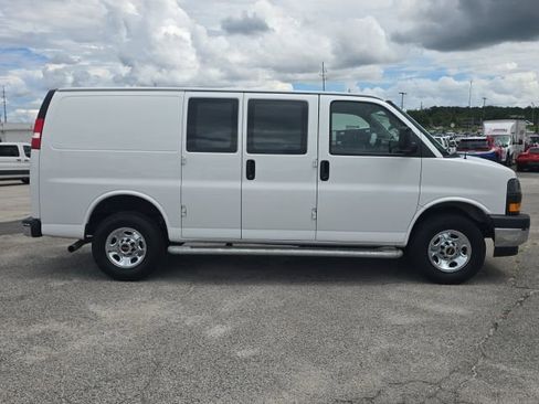 Used 2024 GMC Savana 2500 w/ Driver Convenience Package image 6