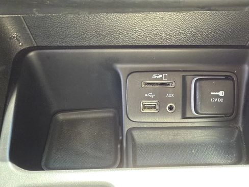 Used 2017 Jeep Cherokee Sport w/ Cold Weather Group FWD image 36