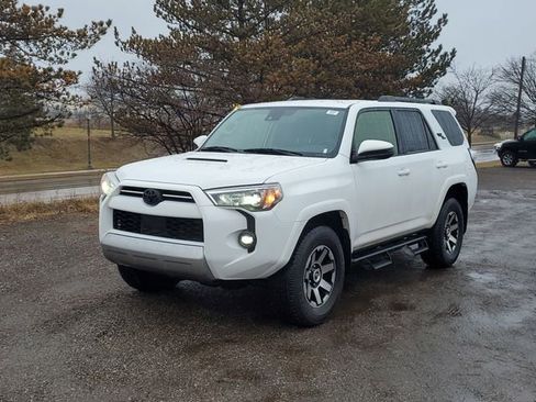 Used 2023 Toyota 4Runner TRD Off-Road image 2