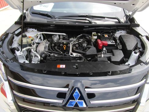 Used 2025 Mitsubishi Outlander SE AWD/4WD image 36
