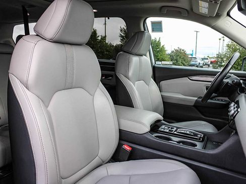 Certified 2025 Honda Pilot Touring image 16