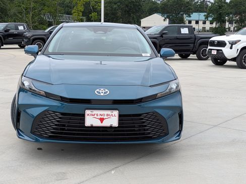 Certified 2025 Toyota Camry LE FWD image 8