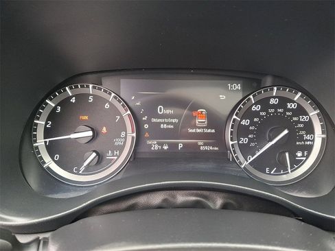 Used 2021 Toyota Highlander XLE image 23