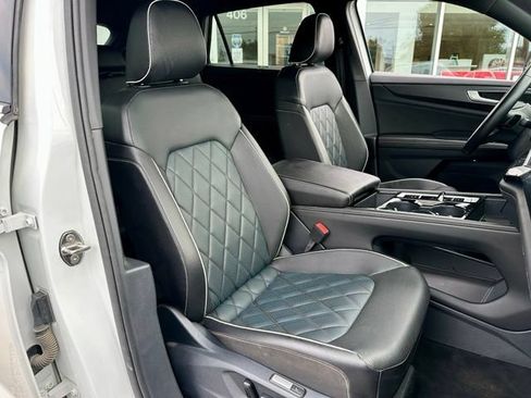 Certified 2025 Volkswagen Atlas Cross Sport SEL Premium R-Line AWD/4WD image 25