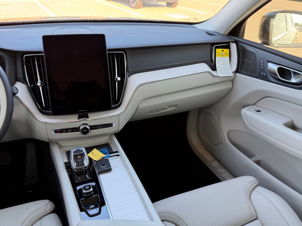 New 2027 Volvo XC60 B5 Ultra AWD/4WD image 10