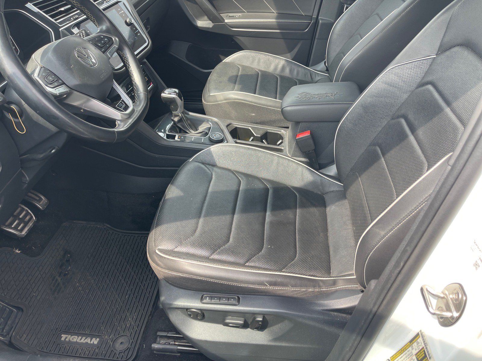 Used 2023 Volkswagen Tiguan SEL R-Line AWD/4WD image 10