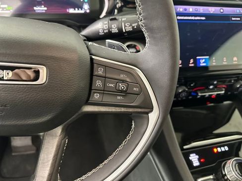 Used 2023 Jeep Grand Cherokee 4WD 4xe image 16