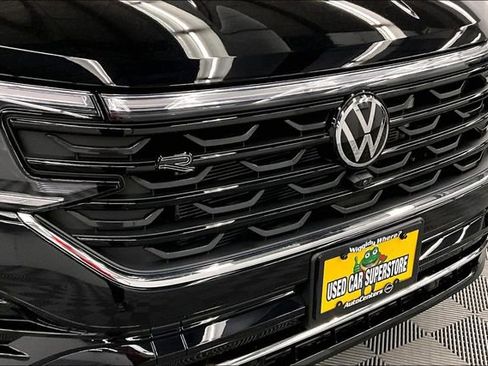 Used 2025 Volkswagen Atlas SEL Premium R-Line image 35