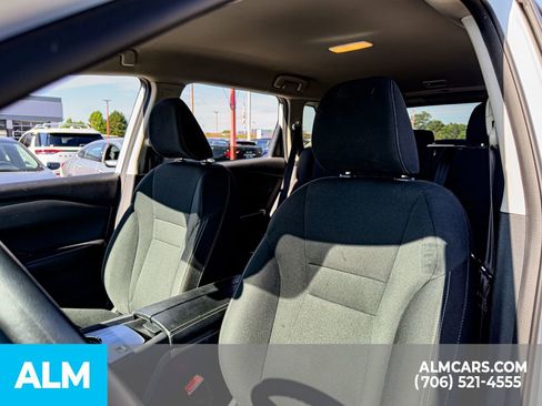 Used 2024 Nissan Rogue S FWD image 5