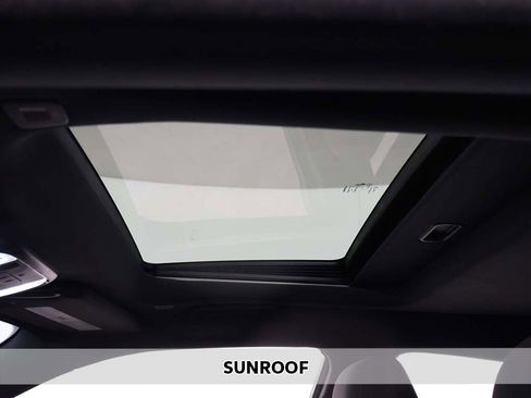 Used 2022 Dodge Charger Scat Pack image 4