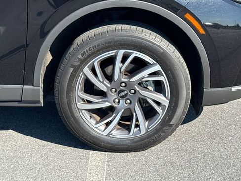 Used 2025 Lincoln Corsair AWD image 11