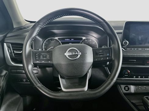Used 2025 Nissan Rogue SV AWD/4WD image 18
