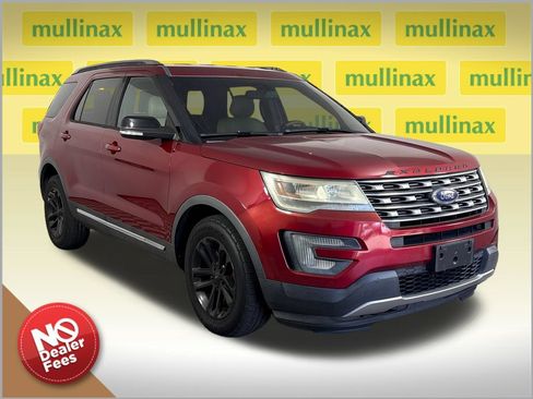 Used 2016 Ford Explorer XLT w/ Equipment Group 202A FWD image 1