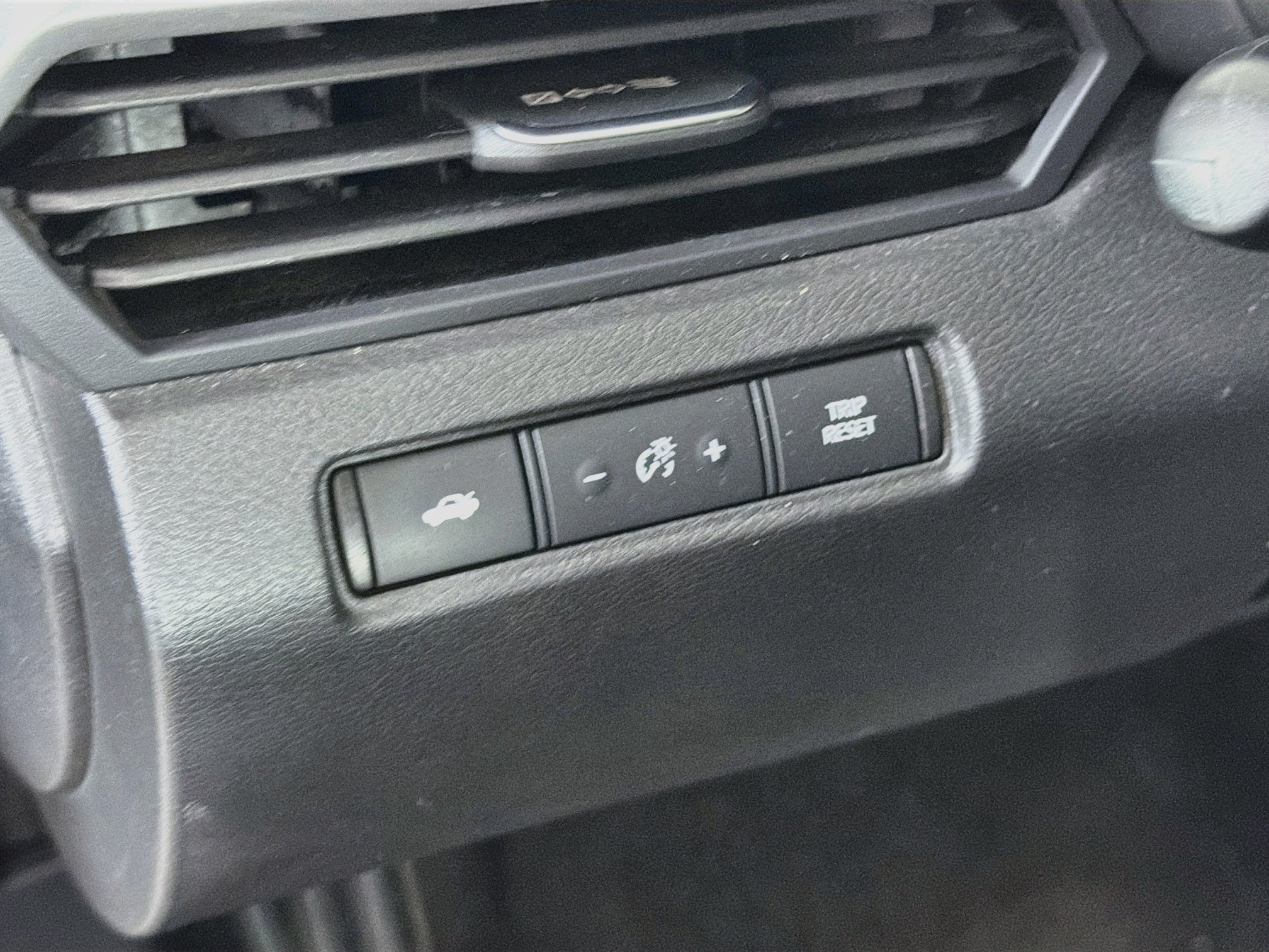 Used 2025 Nissan Altima 2.5 SV FWD image 17