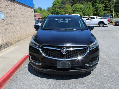 Used 2018 Buick Enclave Essence w/ Trailering Package FWD image 2