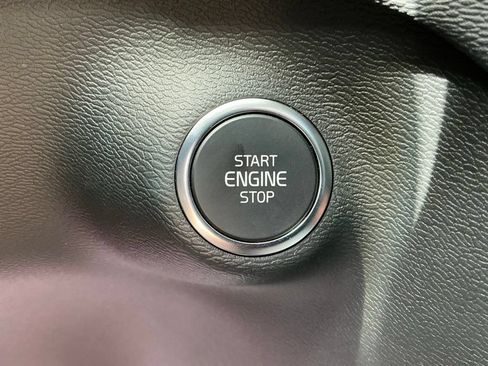 Used 2026 Volvo XC40 B5 Plus AWD/4WD image 39