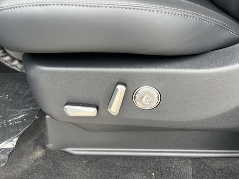 New 2025 Lincoln Navigator L Reserve w/ Jet Appearance Package image 23