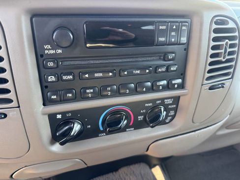 Used 2002 Ford F150 XLT image 13