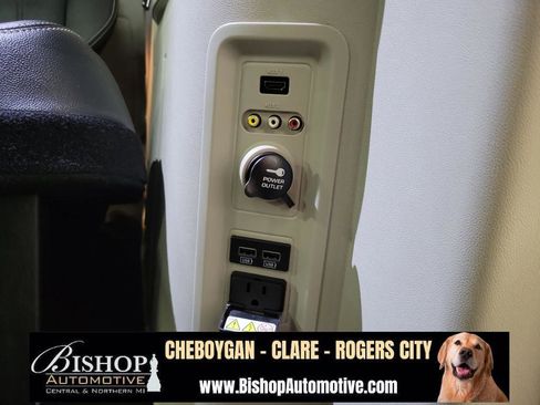 Used 2016 Chrysler Town & Country Touring w/ Driver Convenience Group image 31