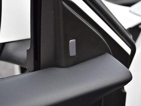 New 2025 Nissan Sentra SV image 10