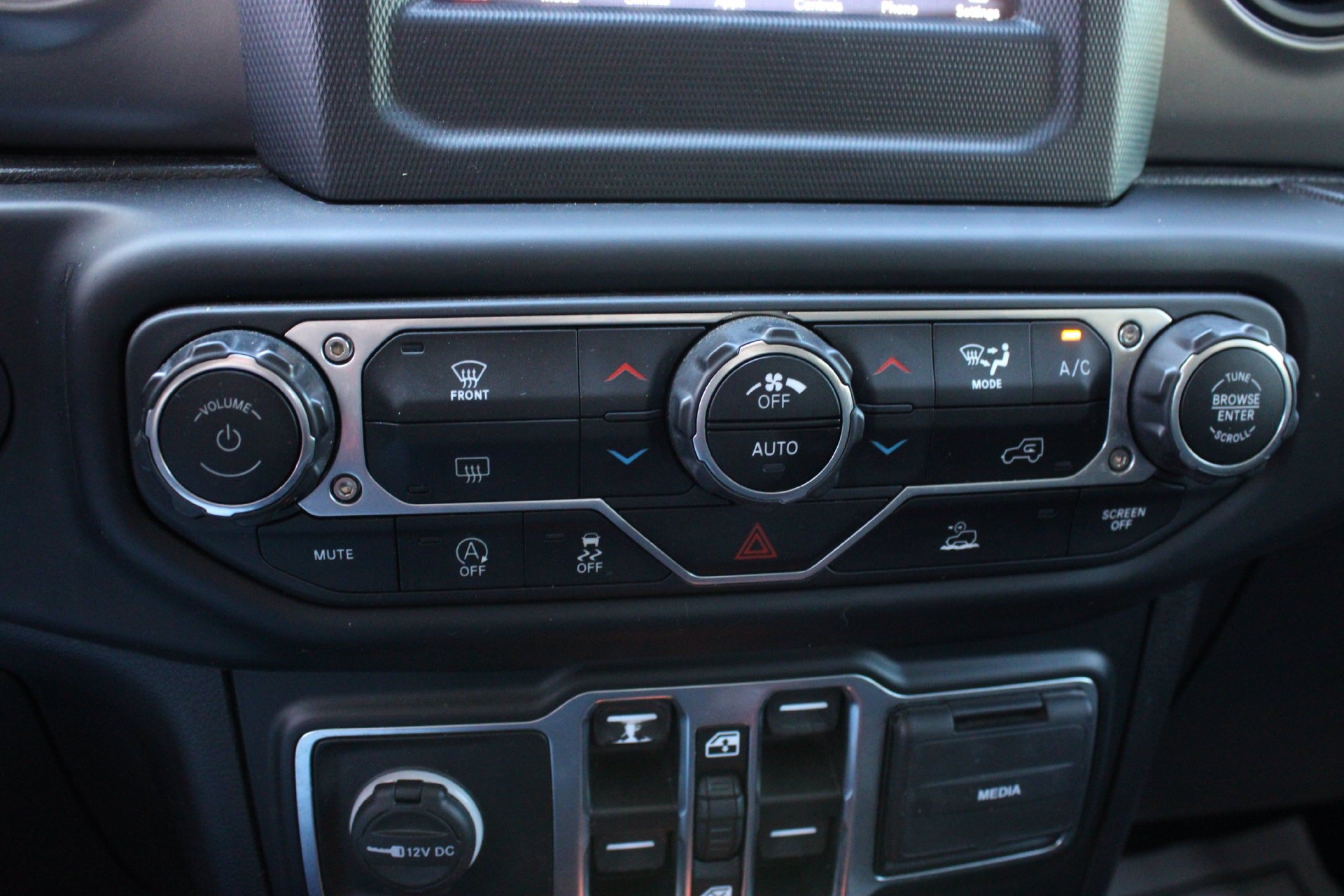 Used 2021 Jeep Wrangler Unlimited Sport AWD/4WD image 35