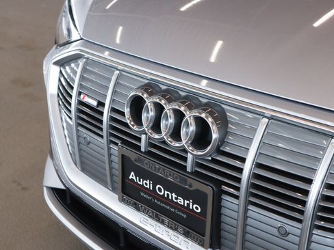 Used 2022 Audi e-tron Premium image 21