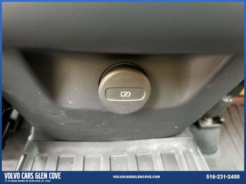 Used 2025 Volvo XC60 B5 Ultra w/ Protection Package Premier AWD/4WD image 11