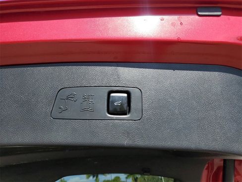 Certified 2022 Lincoln Corsair AWD w/ Equipment Group 101A image 7