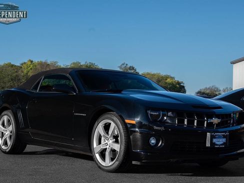 Used 2011 Chevrolet Camaro SS w/ RS Package image 2