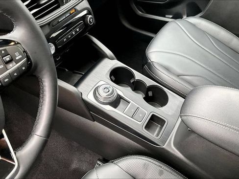 Certified 2025 Ford Escape SE w/ PHEV Premium Package FWD image 16
