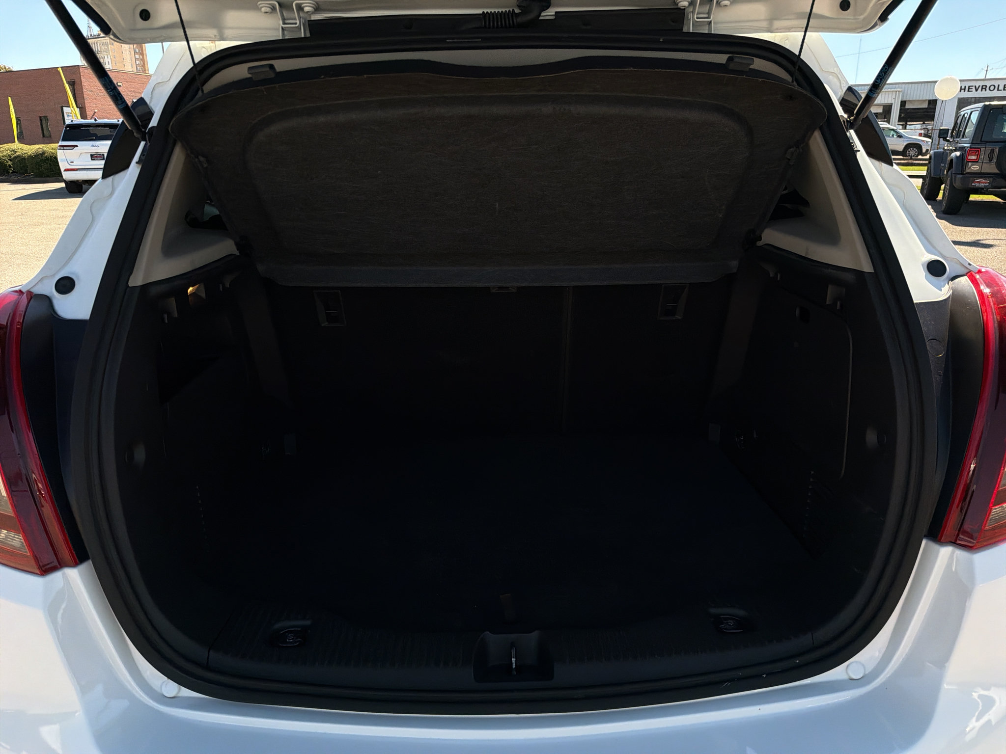 Used 2021 Buick Encore Preferred FWD image 8