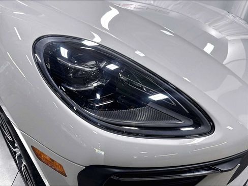 Used 2025 Porsche Macan AWD/4WD image 14