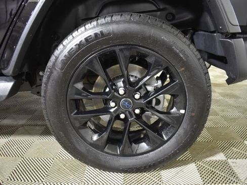 Used 2025 Jeep Wrangler Unlimited Sahara AWD/4WD image 42