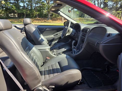 Used 2001 Ford Mustang GT image 24