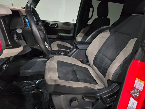 Used 2023 Ford Bronco Wildtrak image 20